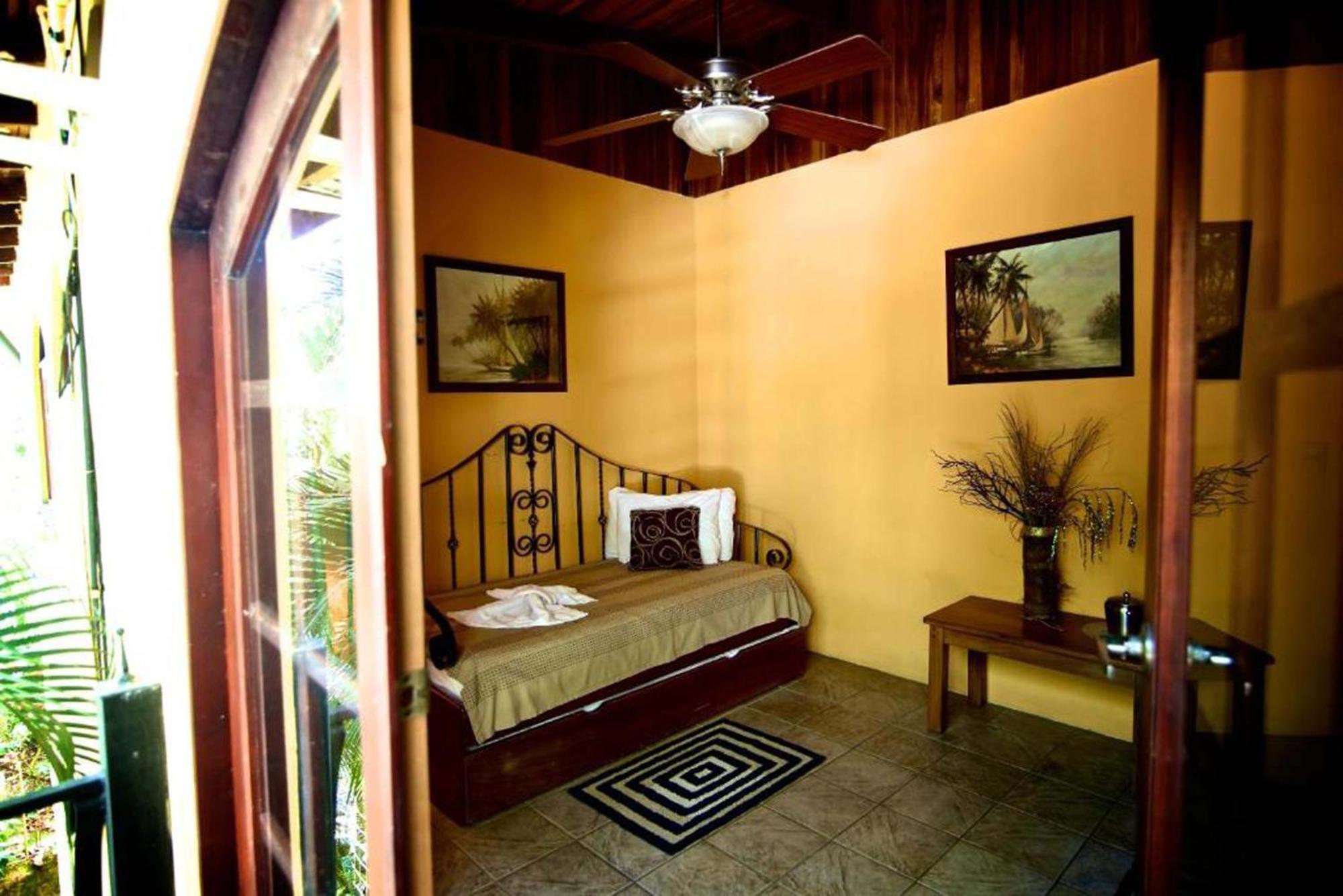 Mango Moon Villa Manuel Antonio Bagian luar foto